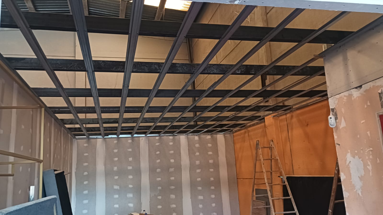 Estructura de techo en local comercial
